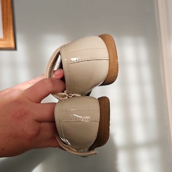 Rachel Shoes Cream Dress Shoes with Floral Accents - Picture 5 of 5